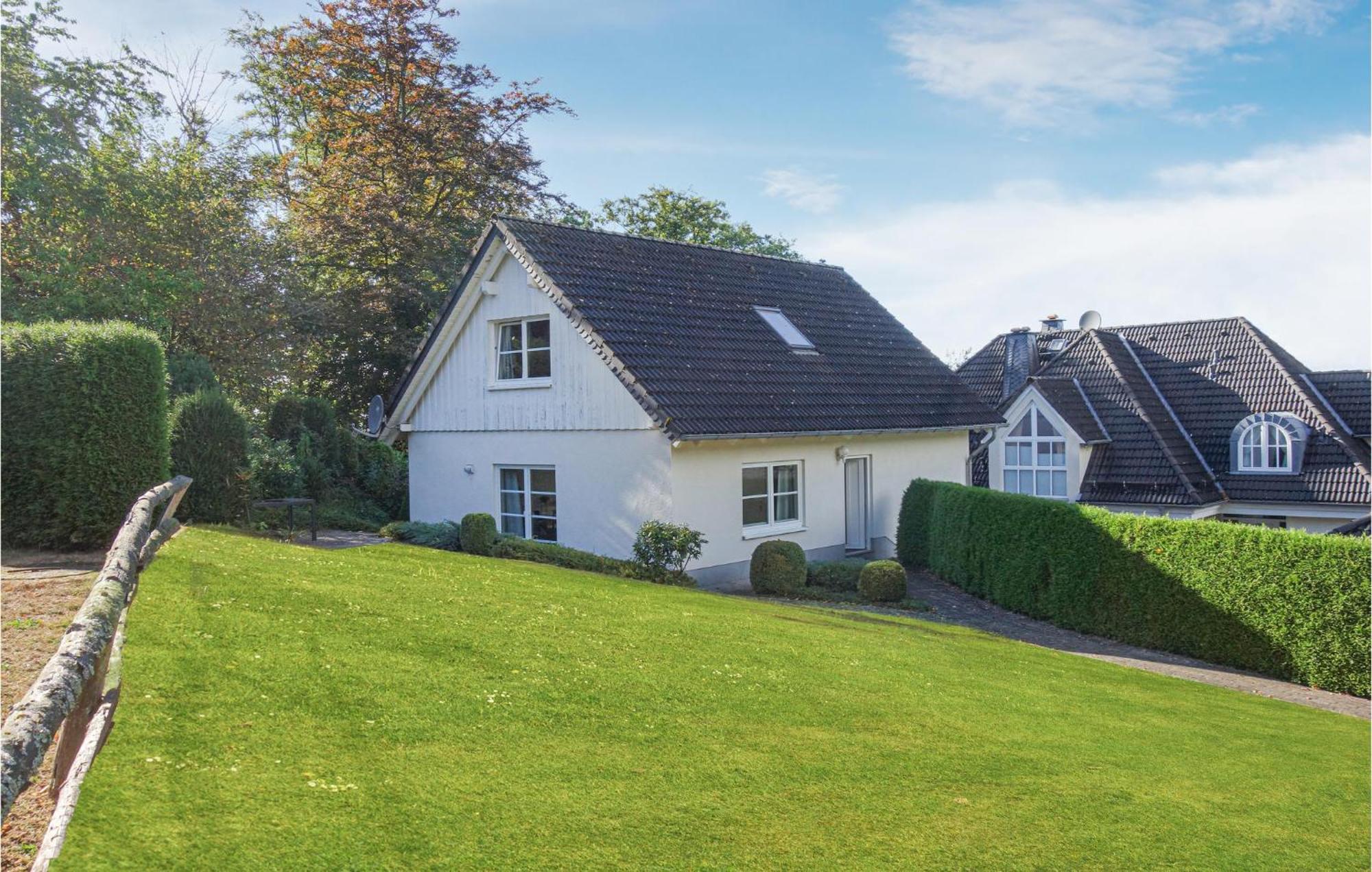 Gorgeous Home In Attendorn With Kitchen Exterior foto