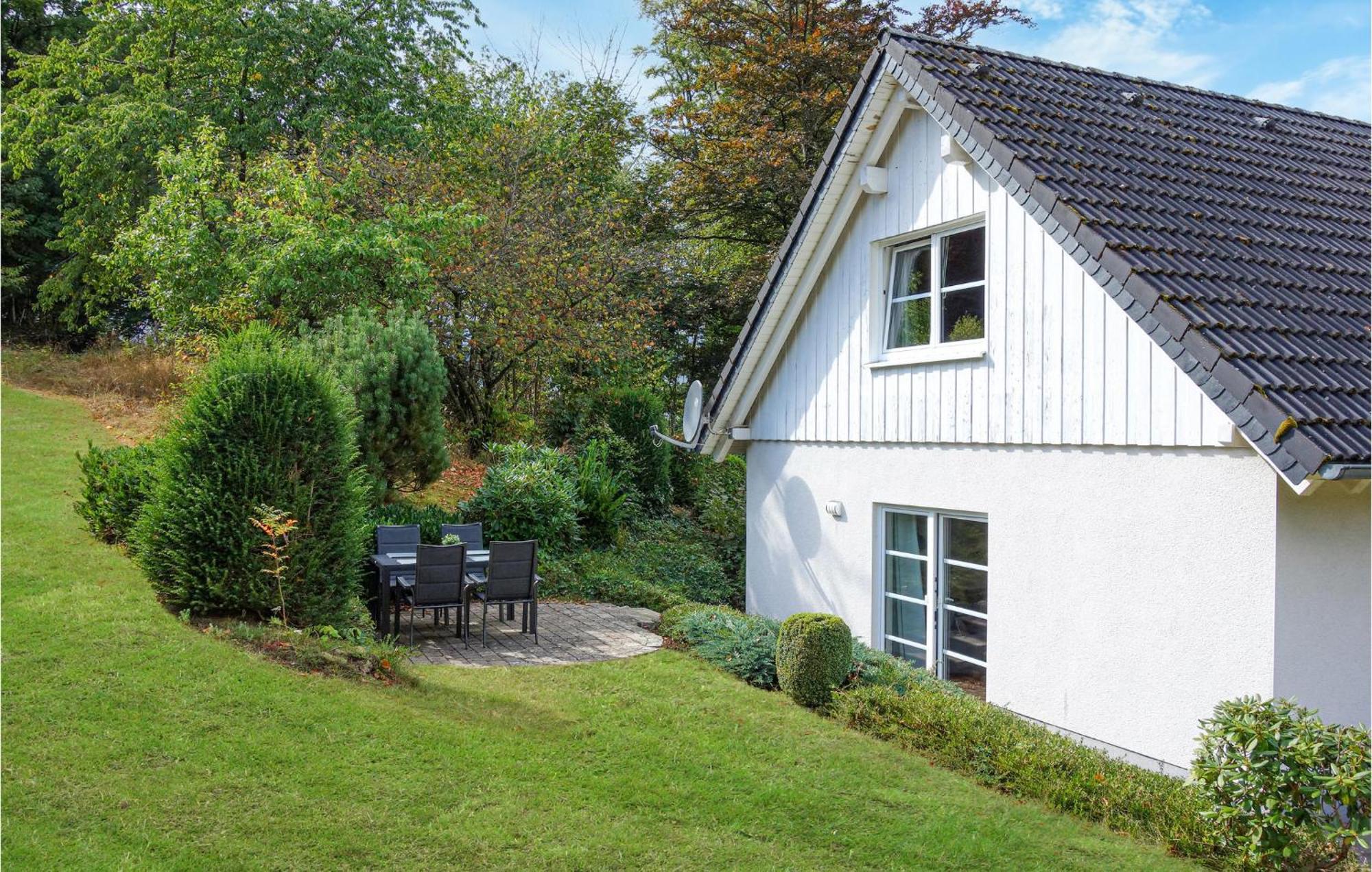 Gorgeous Home In Attendorn With Kitchen Exterior foto